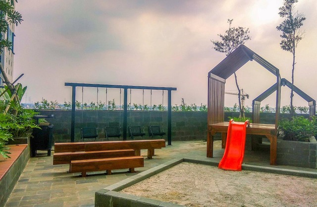 Homey And Nice Studio At Lrt City Bekasi Apartment