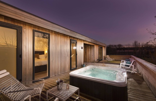 Honeyhurst, Strawberryfield Park - a lodge that sleeps 4 guests in 2 bedrooms