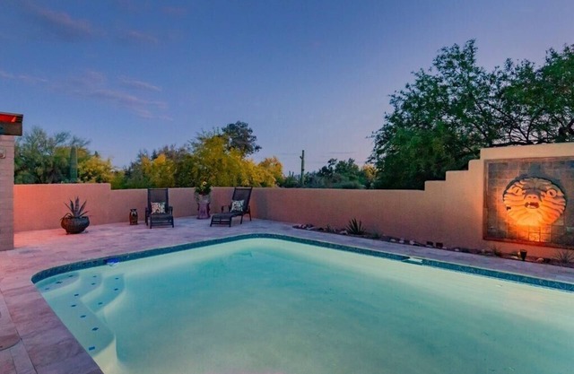 Hopdown, Southwest Design in Horse country w/guests house and pool