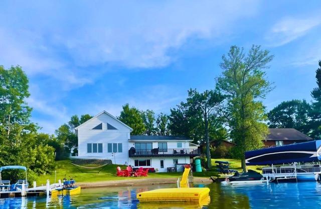 ★ Horseshoe Haven ★ Lake Home with Stunning Views★