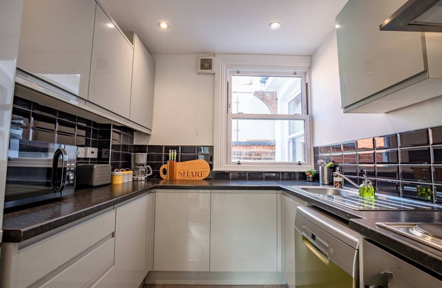 Host & Stay | Station Approach