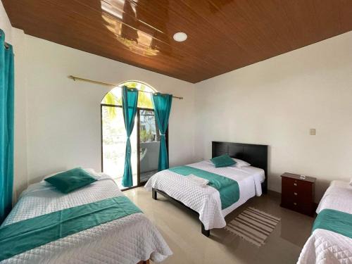 Hostal Muro De Las Lagrimas with high speed internet Starlink