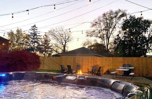 Hot Tub | 1.1 MI to Notre Dame | Backyard Oasis