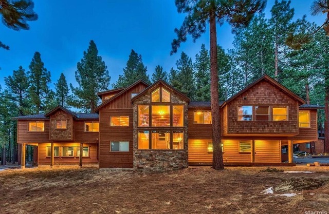 *Hot Tub*Indoor Pool*One Block to Heavenly
