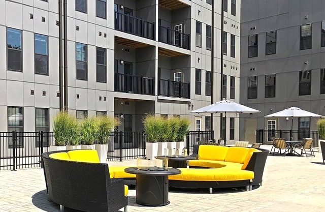 Hot Tub Open- 3rd Floor Queen Suite w/View (323)