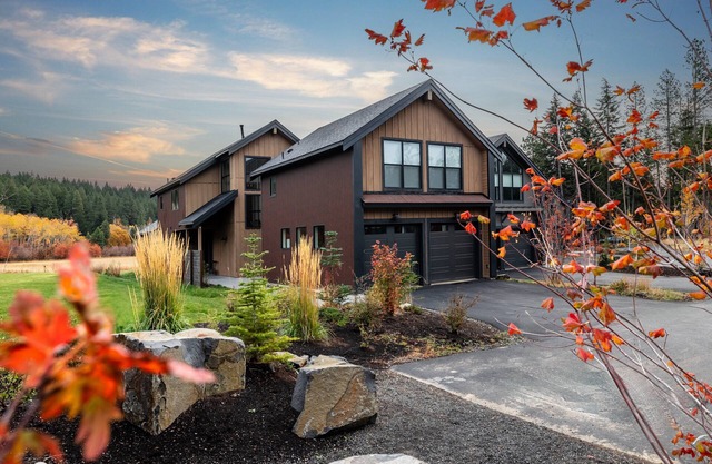 Hot Tub with Views of Nelson Preserve, Apartment Above Garage