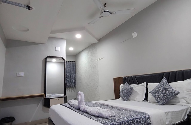 HOTEL ANJANI INN