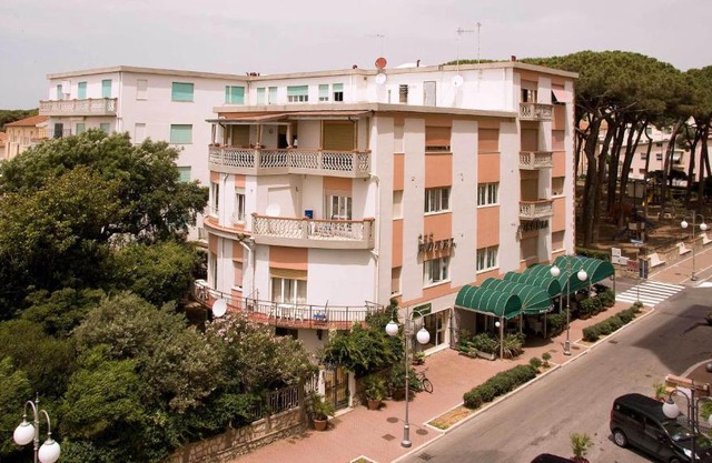 Hotel Ausonia