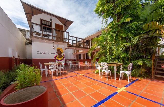Hotel Ayenda Casa Cano 1805