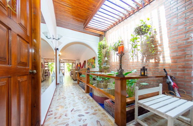 Hotel Ayenda Casa Cano 1805