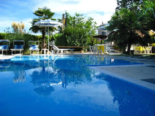Hotel Boomerang - Check-in & Meals in front at hotel Sporting