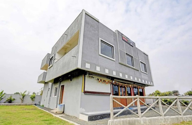 Hotel Brown Hill and Family Restaurant