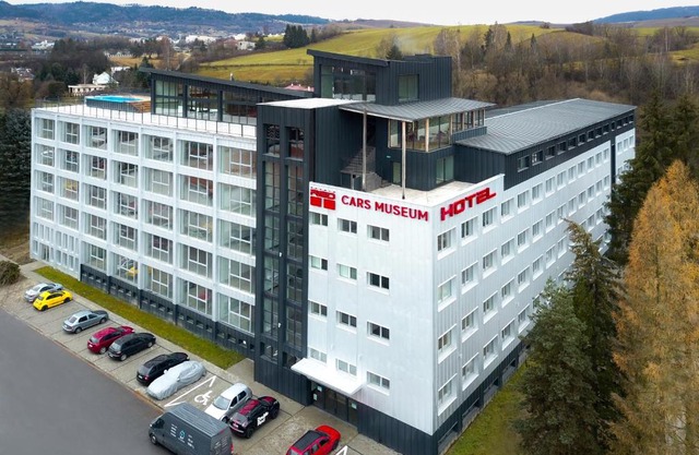 HOTEL DOUBLE RED CARS Museum