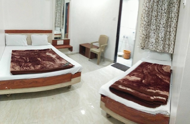 Hotel Dwarka Nilayam