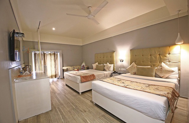 Hotel Emerald