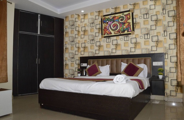 HOTEL GLOBAL STAY Near Delhi Airport
