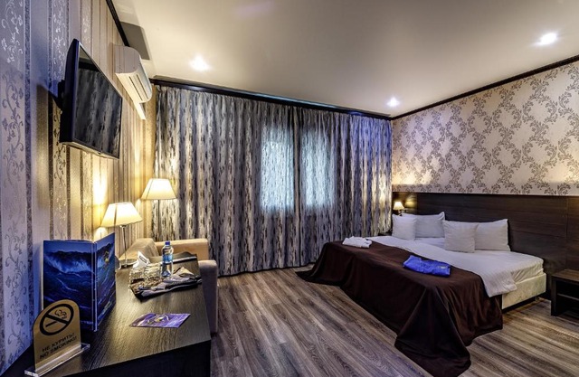 Hotel Gold Shark