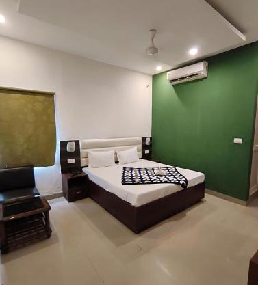 Hotel Green Land
