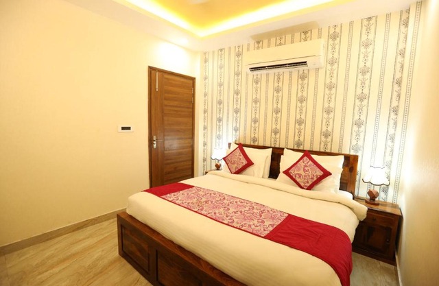 Hotel Lavit Couple Friendly near Faridabad Metro station