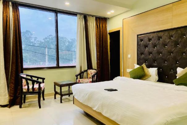 Hotel November