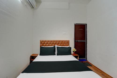 Hotel O Blue Moon