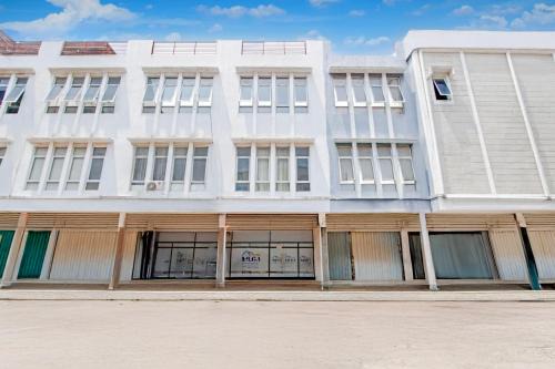 Hotel O Mega Inn Guest House