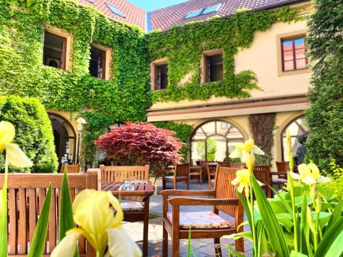 Hotel Octarna - Free On-site Parking