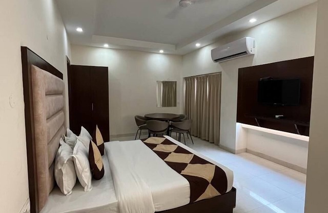 HOTEL PARK ROYAL