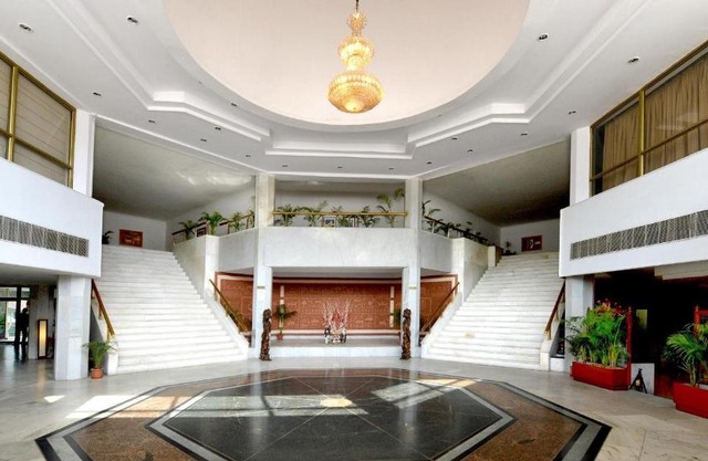 Hotel Raj Hans, Faridabad