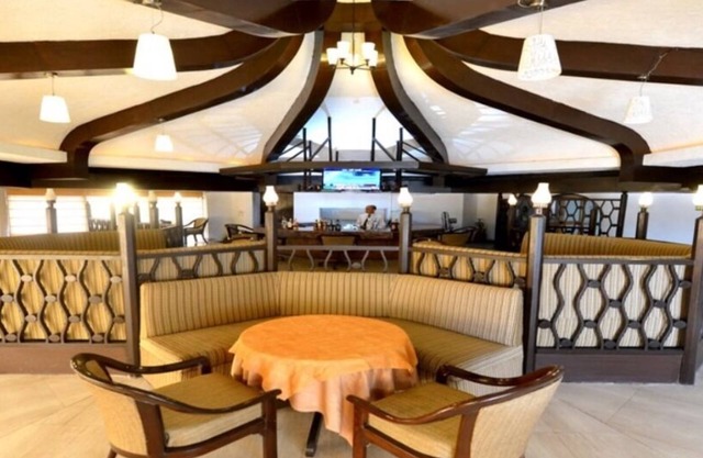 Hotel Raj Hans