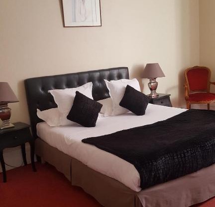 Hotel Raymond VII