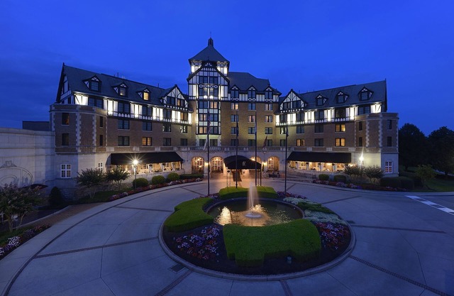 Hotel Roanoke & Conference Ctr, Curio Collection by Hilton