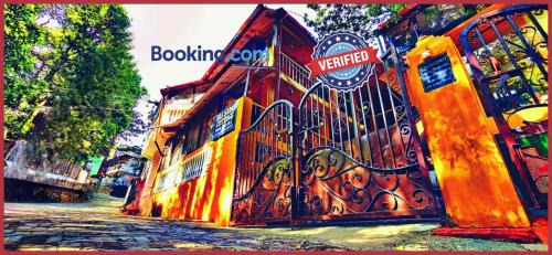 HOTEL S-S ! COTTAGE Near Mall Road & NAINI LAKE - Free Parking - Jungle Safari & Restaurant Facilities - Hygiene and Spacious Room - The Best Hotel with Mountain Views