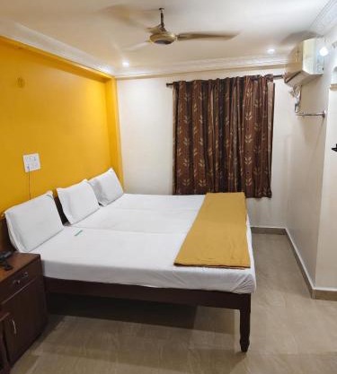 Hotel Sahasra - Opposite to Srinivasam Complex and Walkable Distance from Bus Station