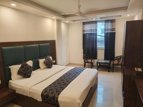 Hotel TEJ PALACE NEAR IGI AIRPORT