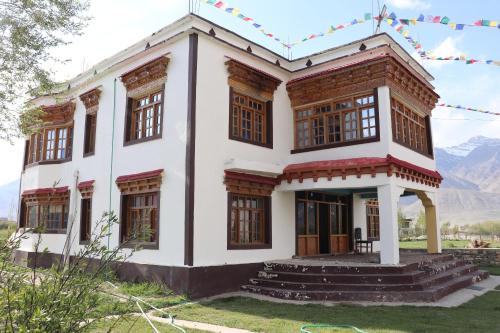 Hotel Tserap View