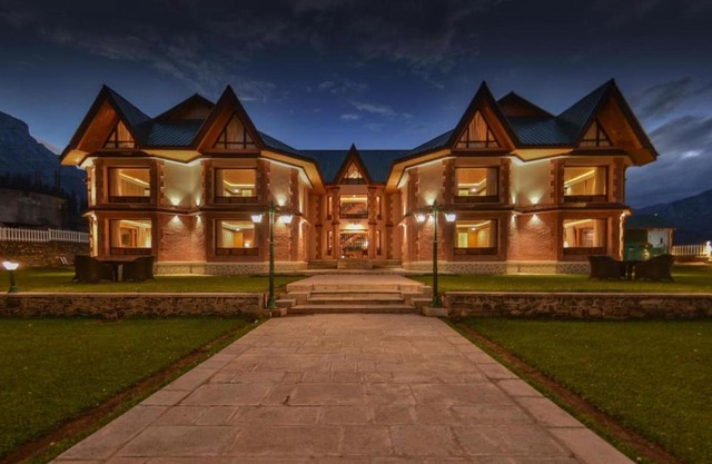 Hotel Village Walk