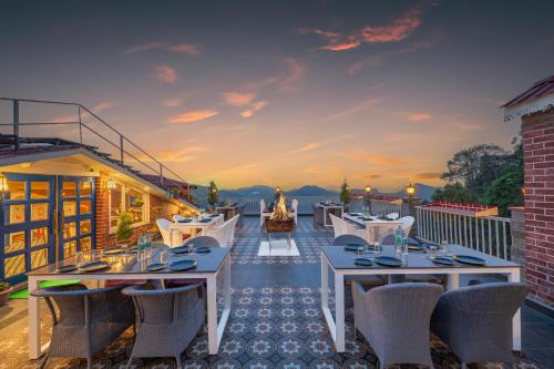 Hotel Wood Stock Luxury - A Boutique Property - Penthouse - Open Air Restaurant & Terrace