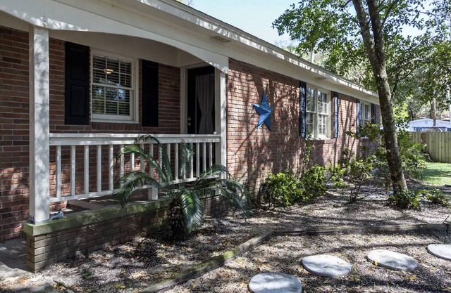 House + Apartment! Private yard, BBQ, easy walk to beach!