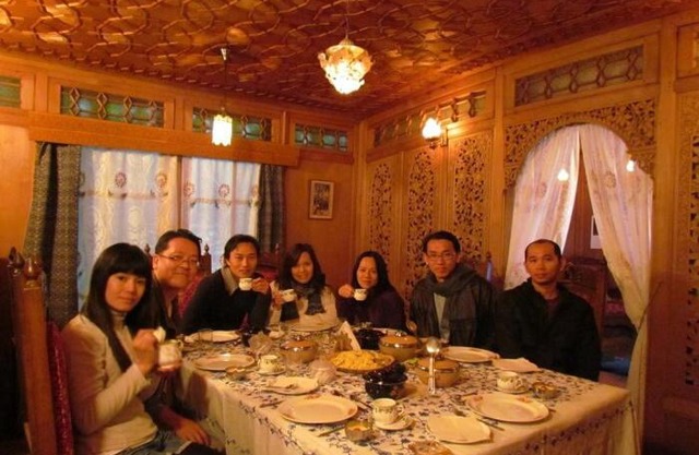 HOUSE BOAT LUXURIOUS PALACE House Boat Luxurious Palace&Tours