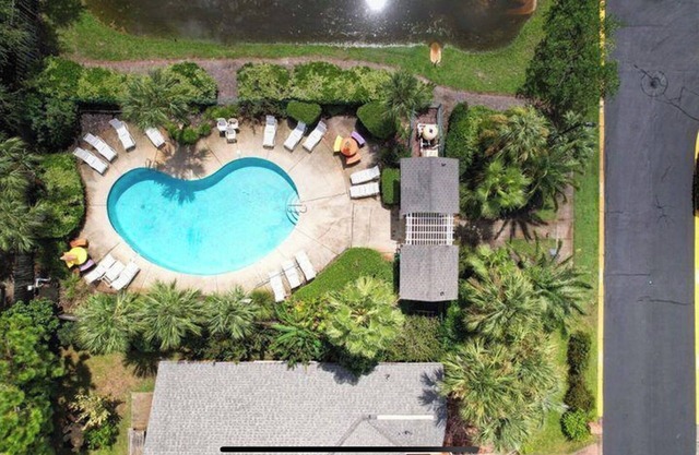 House by the Sea + Private Beach Access + Sleep 10