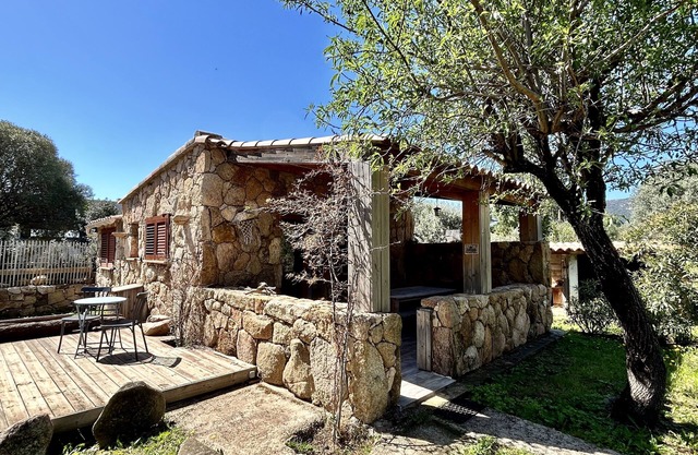 HOUSE CASEDDU typical stone, F2, 55m2, 2 /4pers, JACUZZI spa, WIFI, PARKING