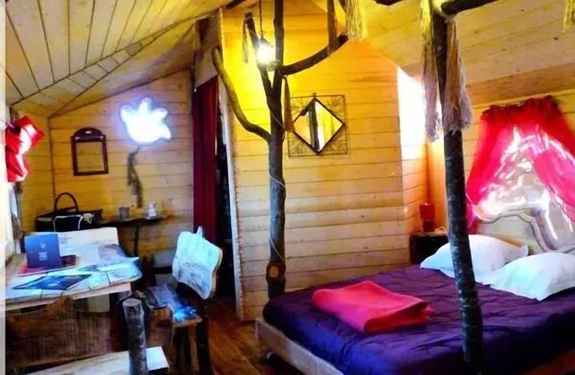 House Dans Les Branches 4 People