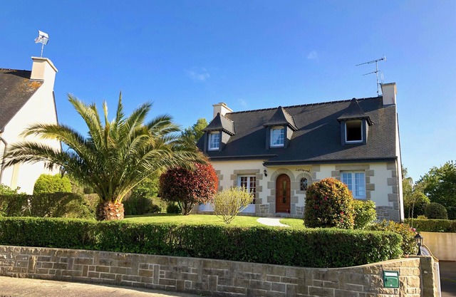 House for 10 people - sea view, beach 600m away, ideal with family or friends