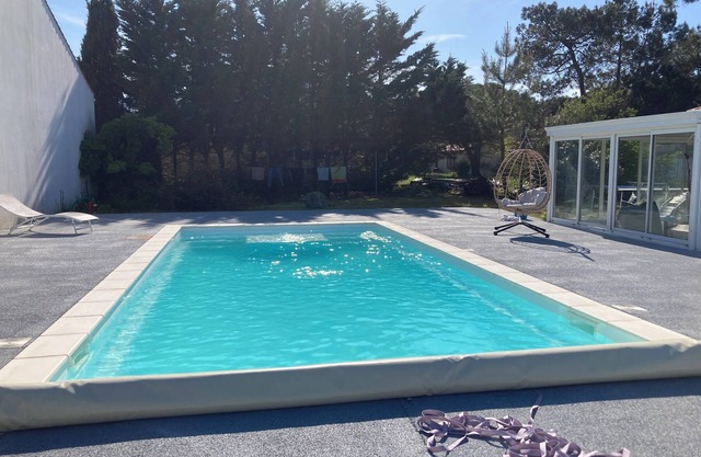 House 8 persons with swimming pool in La Faute sur Mer near beach and town center