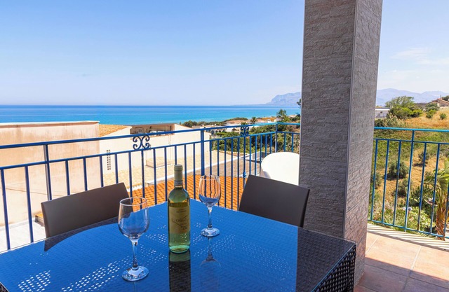 HOUSE IN A TYPICAL VILLA 150 METERS FROM THE SEA WIFI CAR RENTAL