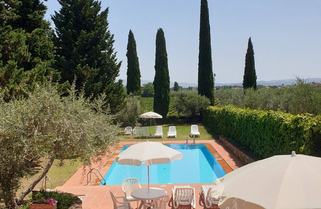 House in the countryside with swimming pool 1 km. from Tavarnelle Val di Pesann