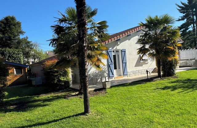 House in Lourdes, with garden, at the foot of the Pyrenees
