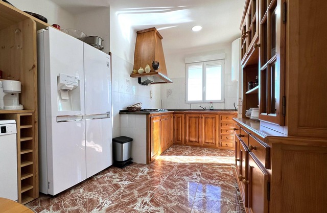 House La Baraka - swimming pool, barbecue, airconditioning, wifi, independent studio.
