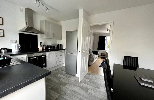 House near Swansea & Brecons!